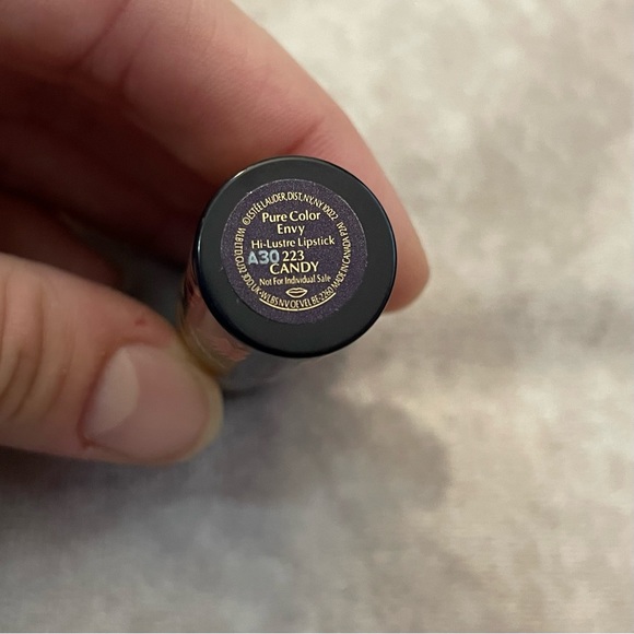 Estée Lauder Pure Color Envy Sculpting Lipstick (Candy 223) - Picture 9 of 10